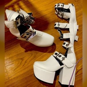 Never worn dollzkill 8.5 platform shoes